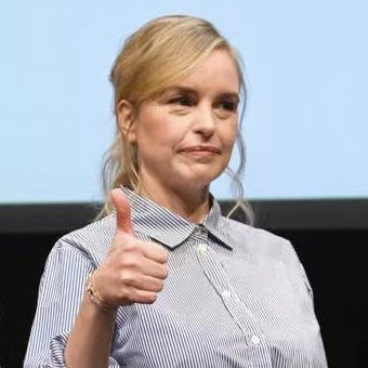 Qiushuyue's tweet photo. Nina Hoss approved😝 https://t.co/Y0ldQak52r