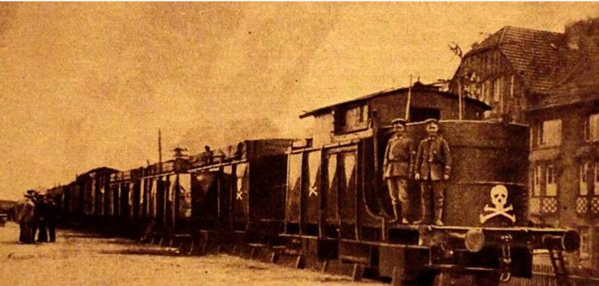 PabloMRCuevas's tweet photo. Revolución alemana. Los espartaquistas toman un tren lleno de totemkopf en Eisenach, 1919. . #PGM #IWW #PGM #FWW #HISTORY #HISTORIA #germanrevolution #germanuprising https://t.co/7db99gwvjL
