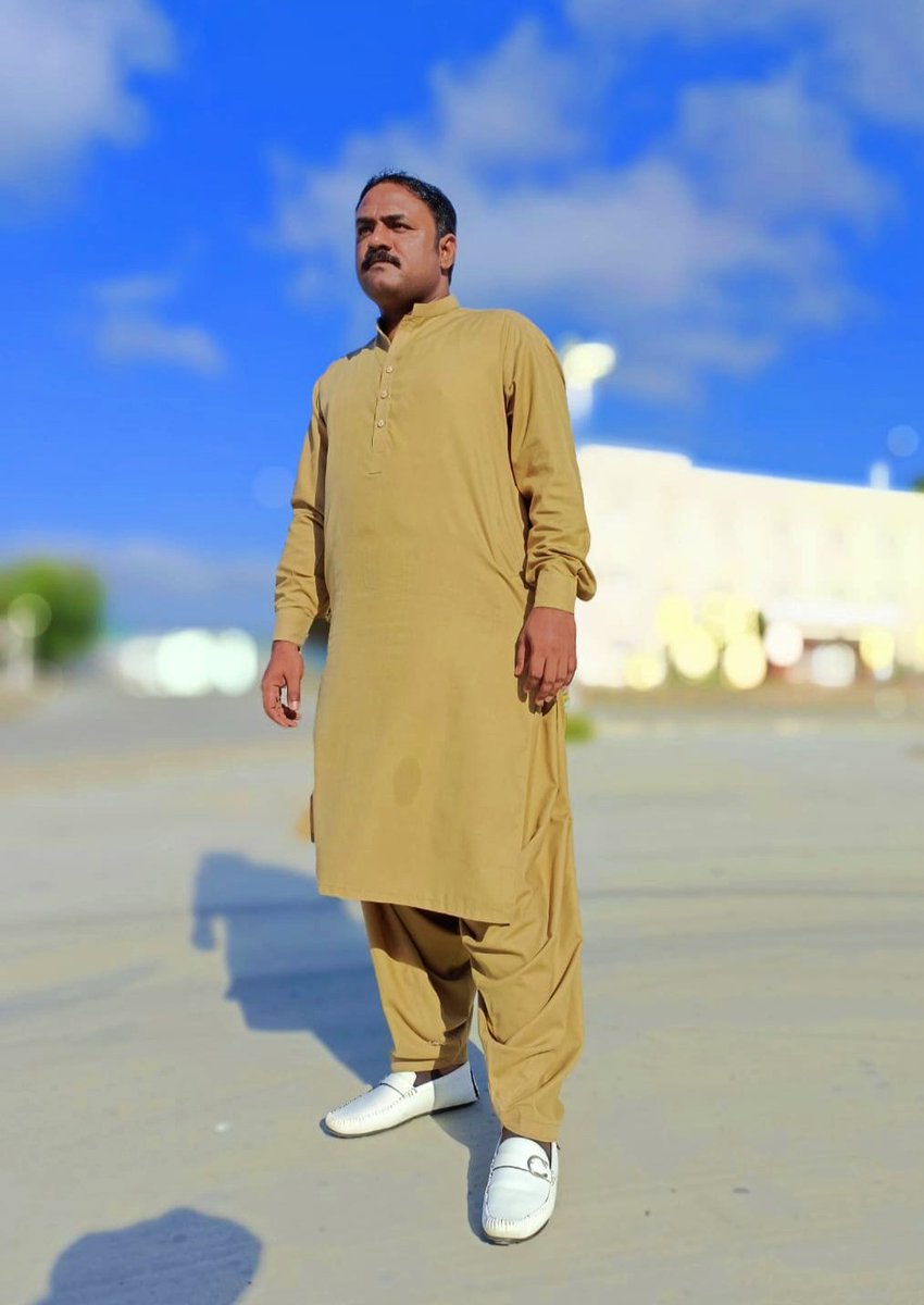 QayoomAbro6's tweet photo. EiD Mubarak all friends ❤️
#EidMubarak #Eidphoto https://t.co/mtc35dZ7iJ