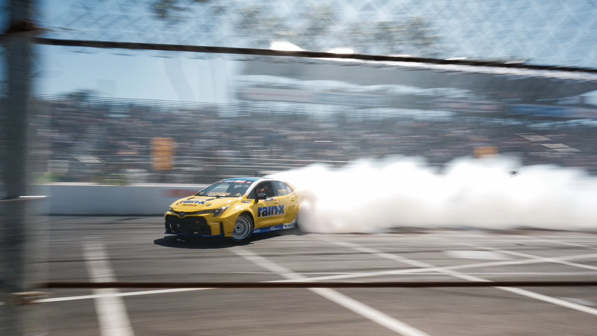 reggiebphoto's tweet photo. Can confirm that the @FujifilmX_US X-T5 and X-H2s autofocus can keep up with running toddlers and 1000 hp drift cars. Hoping then X100V successor gets the stacked sensor and not the high res one. https://t.co/sIegZPkoRT