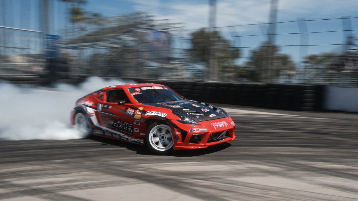 reggiebphoto's tweet photo. Can confirm that the @FujifilmX_US X-T5 and X-H2s autofocus can keep up with running toddlers and 1000 hp drift cars. Hoping then X100V successor gets the stacked sensor and not the high res one. https://t.co/sIegZPkoRT