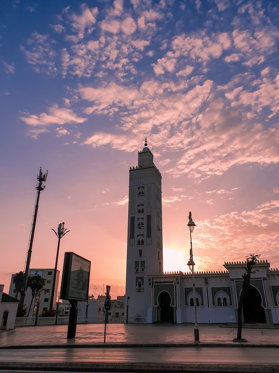 LetsShine_'s tweet photo. Golden Hour 🌄 sunrise 🤩🇲🇦 https://t.co/UtSqKTORBP