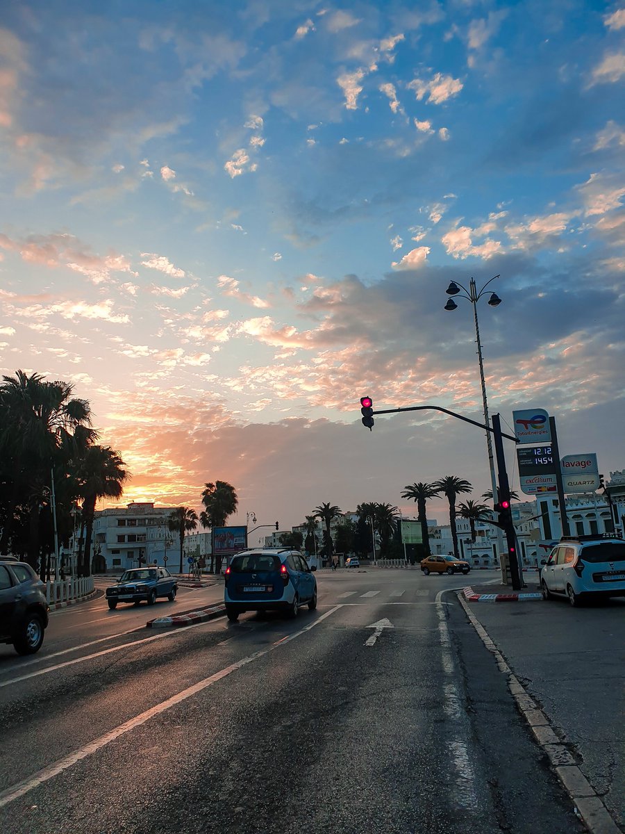 LetsShine_'s tweet photo. Golden Hour 🌄 sunrise 🤩🇲🇦 https://t.co/UtSqKTORBP