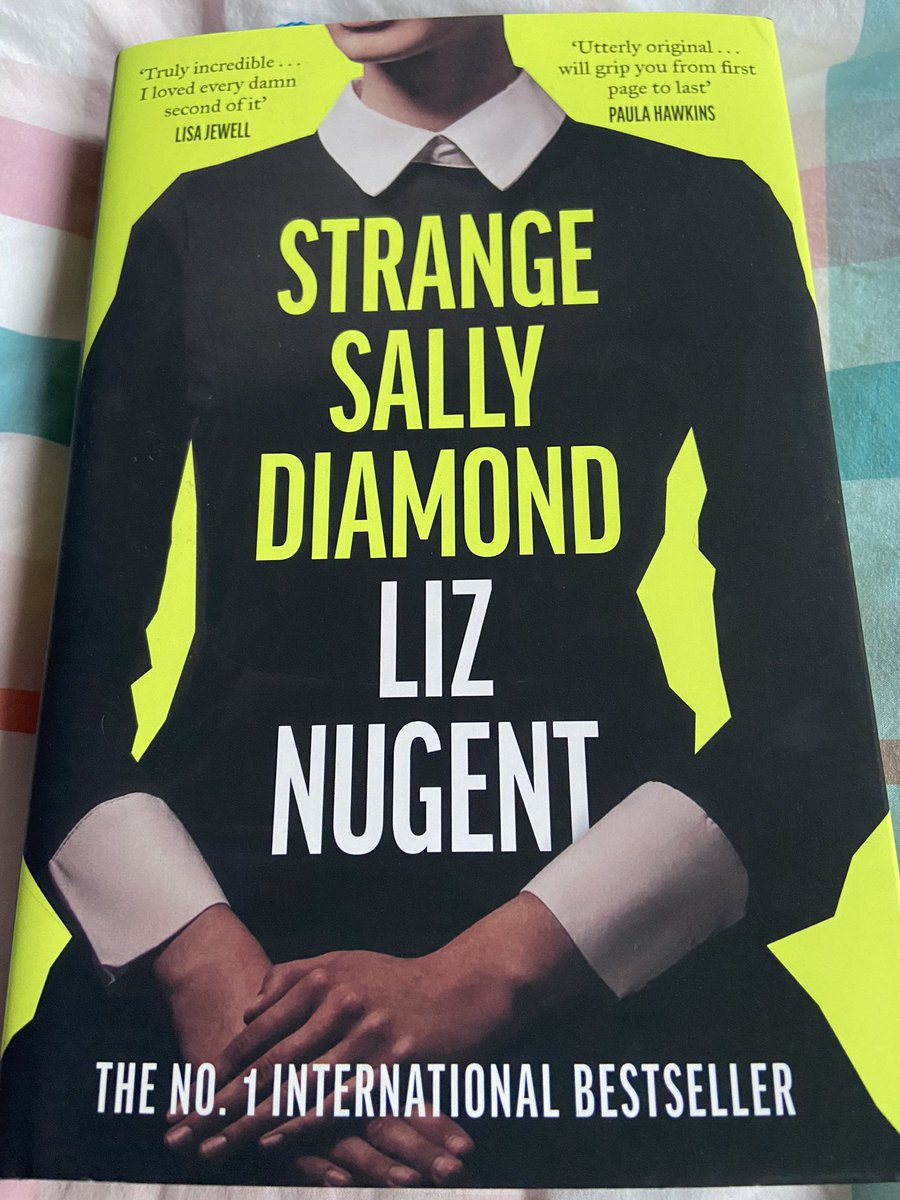 I’ve just started #StrangeSallyDiamond and I’m loving it so much, I can’t put it down! 

What are you reading this weekend? 📚