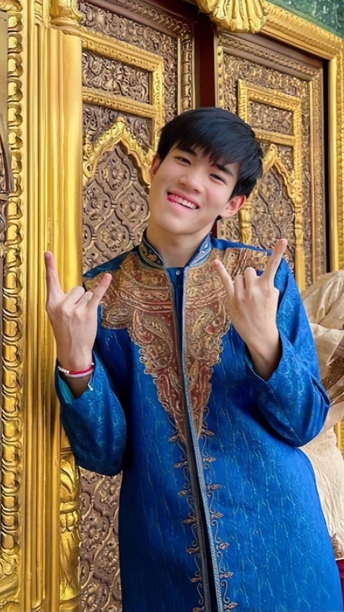 diaryofrora's tweet photo. liat adek bahagia skali mmakai baju lebaran bru, thr dri ontynya😍😍😍 

baydeway aniwey busway, buna dn adek mw mengucapkan minal aidzin wal faidzin yh, mhon maaf lahir &amp; batin🙏🏻🙏🏻🙏🏻

#lebaranwithanakku #metlebaran #minalaidzinwalfaidzin #MohonMaafLahirBatin https://t.co/ZqmCrerhCX