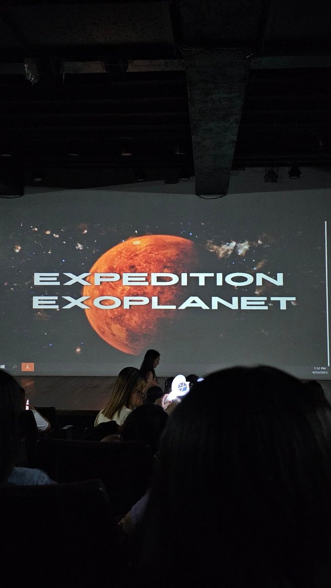 DAZAlSAMA's tweet photo. #EXpeditiOnEXOPLANET
#11YearsWithEXO
w/ @ohlushh 💖 https://t.co/sXLbRPbM4U
