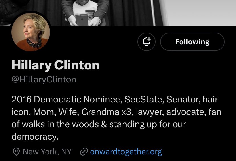 atrupar's tweet photo. Hillary Clinton has been unverified by Elon Musk. Dmitry Medvedev is in good standing tho. https://t.co/OCqfpzXqmV