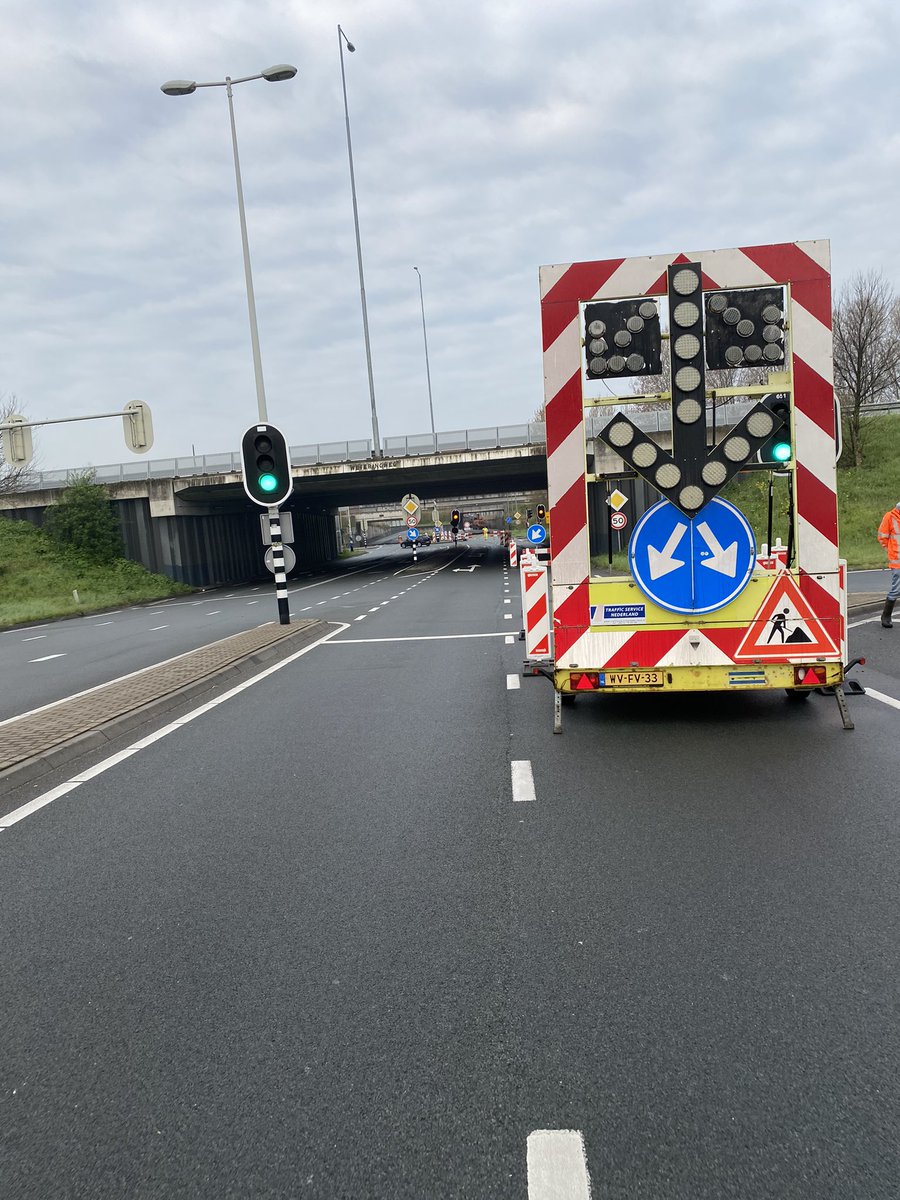 Gooseed72's tweet photo. Werkvakafzettingen en omleidingen geplaatst. Werkzaamheden Weteringweg zijn gestart. #Diemen https://t.co/F4WrilyoRh