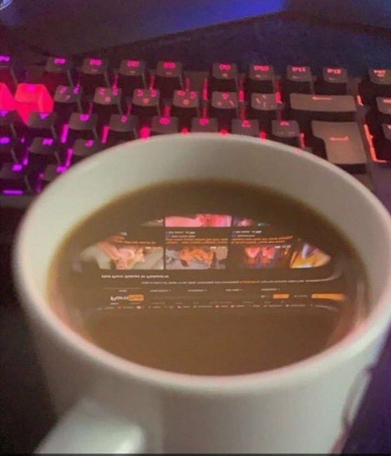 Sam_LeRenard's tweet photo. La nuit pendant que vous dormez nous on travaille dure📈🥵....un jour ça va payer🙏🏾 https://t.co/AKrx2KIdP8