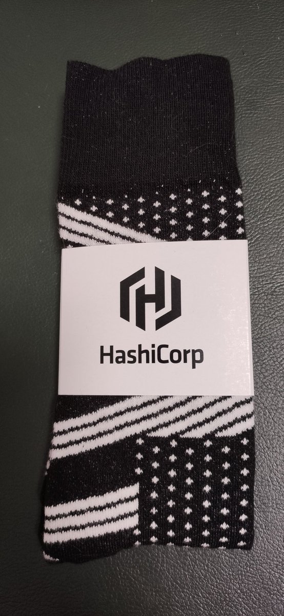 yukio_saitoh's tweet image. #HashiCorp 靴下
イイ感じで足に馴染みます。