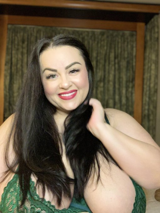 Sometimes okay all the time I think damn I&rsquo;m so fucking adorable https://t.co/HCRkWsIPJy<a href="/tag/mvsales"class="tags"><span>#mvsales</span></a>