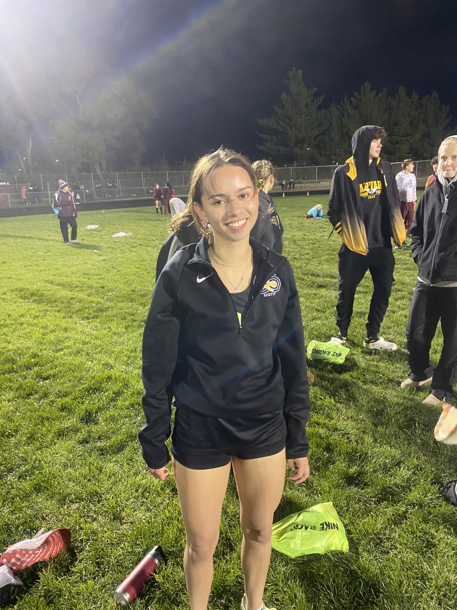 hvdgirlstrack's tweet photo. Senior Christina Koleno just took 2nd in the 400 open at the McHenry County Meet!! #HGTF https://t.co/JwtcfPYXtB
