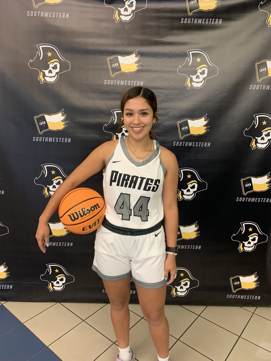 spiderlopez10's tweet photo. I want to congratulate my daughter @cyleelopez3 who will be committing to SouthWestern University. Dad is very proud of you, hard work pays off you deserve it. I will miss coaching you but excited to see you play in the next level. Love your Dad #yourbiggestfan https://t.co/CwuB2CGPir