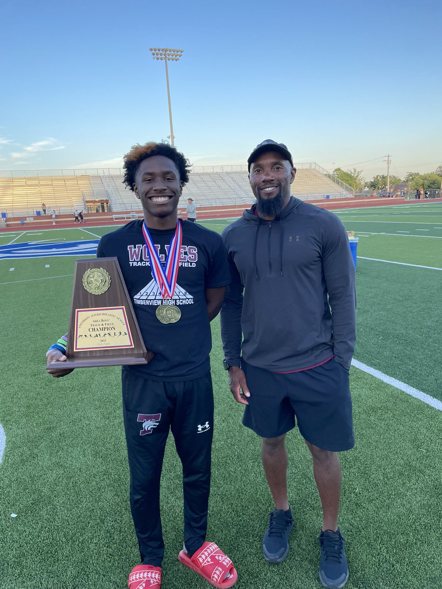 _cambates3's tweet photo. 2x Area Champ !
110H (13.9) (School Record)
300H (37.6)
4x4 split (48.2) 
@TViewWolves @tview_track https://t.co/3HhjyKnw3P