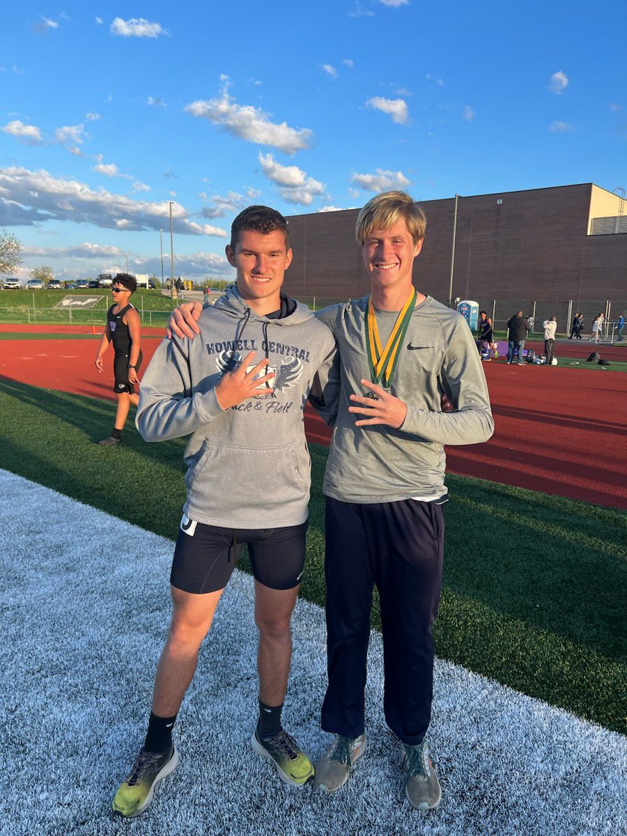 Congratulations to M Jones and R McDevitt for PR’s in the 800M Run! 

A huge S/O to the Girls Team with a 3rd Place Team finish and a combination of 12 individual and relay team PR’s! 💯🔥

6 individual and relay team PR’s for the Boys team and a 7th place Team finish.