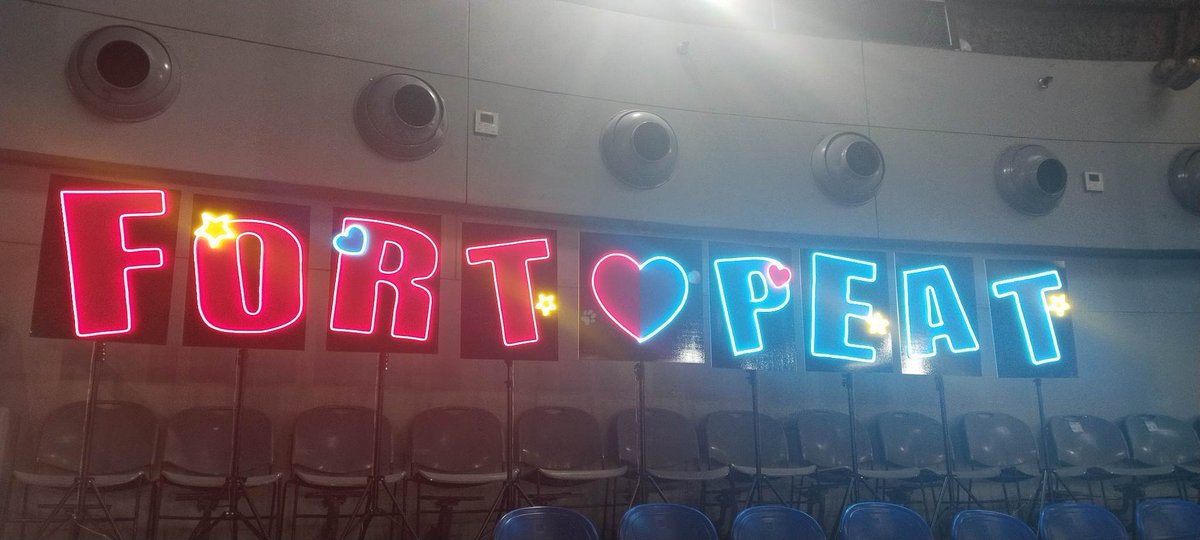 FortPeatPHFC's tweet photo. In collaboration with @FortPeat_CNFC! 

Fanclub frenzy in LED mode! With pride, cheering for our precious boys.

LED STAND BANNER FOR #FortPeat is UP ON THE SM SKY DOME for the Love in the Air Fanmeeting in Manila! 

#SSOFLOVEINTHEAIRMNL2023 https://t.co/4qB8uBtNS3