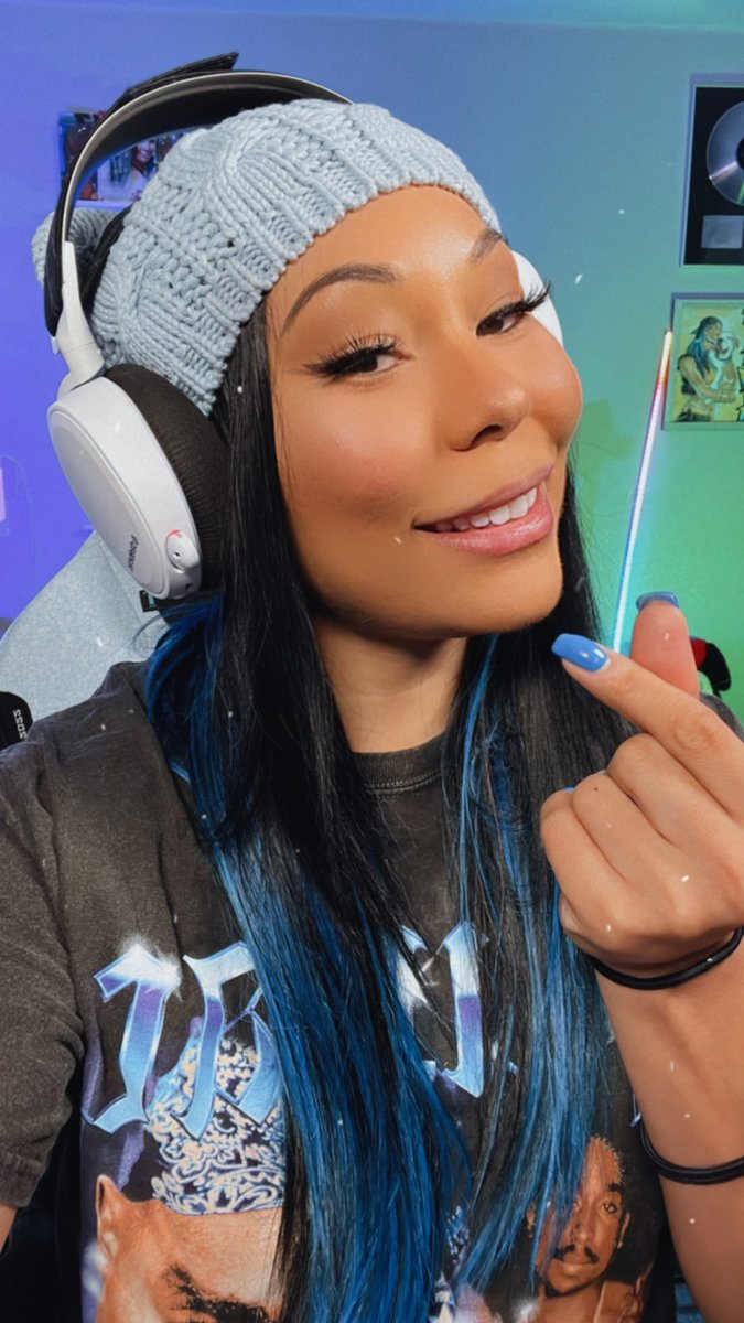 UUDD filming time!

No alerts or interactions with the chat

Twitch.tv/OfficialMiaYim