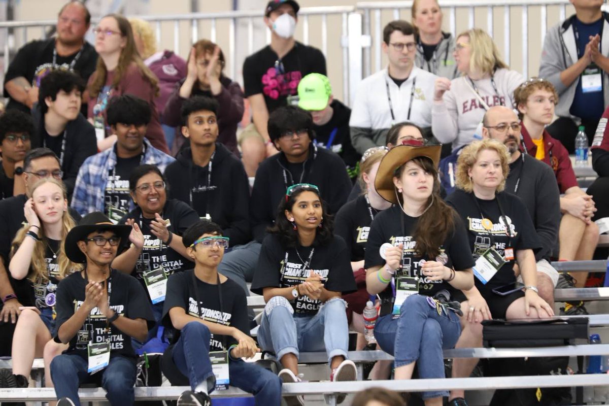 FRC5667's tweet photo. Team 5667 is enjoying themselves at the FRC World Finals!

Here's a quick highlight of some of our moments!

#frc #omgrobots #FRC5667 https://t.co/q4A3evR5WO