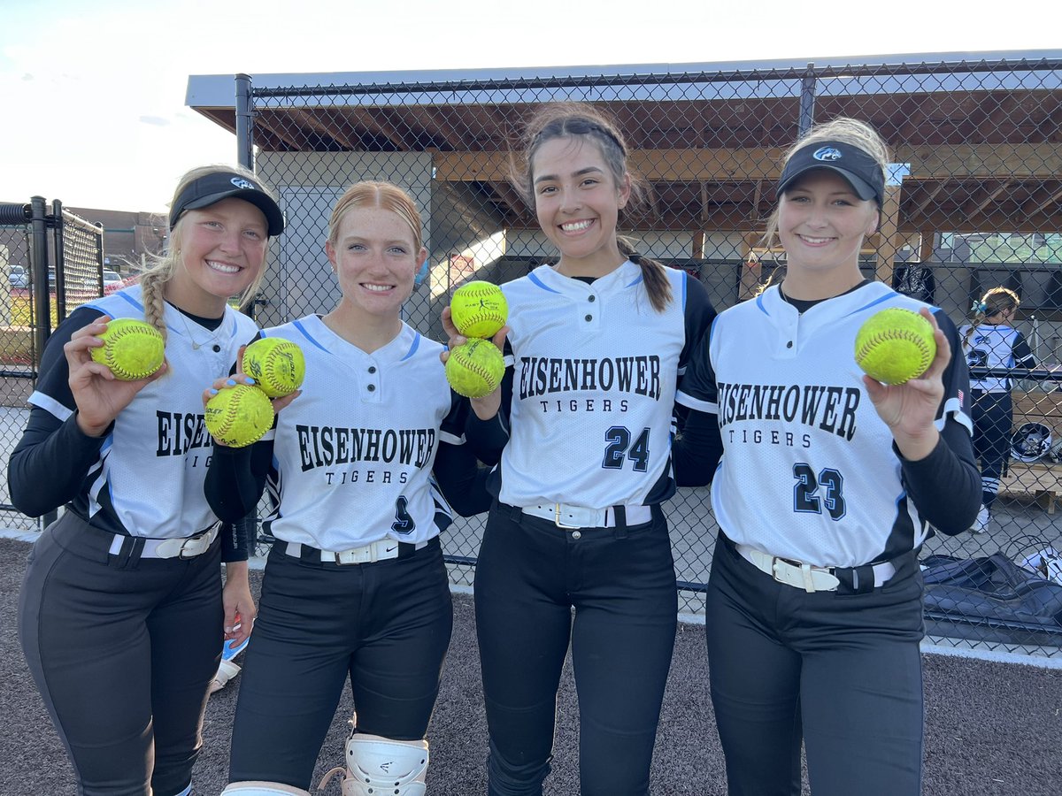 EHSSoftball2's tweet photo. Successful trip to Salina Central! 💪🏻 JV tied &amp; won; bringing their record to 5-6-1.  Varsity swept in two shutouts!  22 singles, 1 dbl, 1 trpl, 6 HRs, &amp; 10 walks the team averaged ⬆️ .500 on their BA &amp; OBP.  👏 Record in league to 6-0; Overall 9-3!

#esotr https://t.co/cSS0x9TiH6