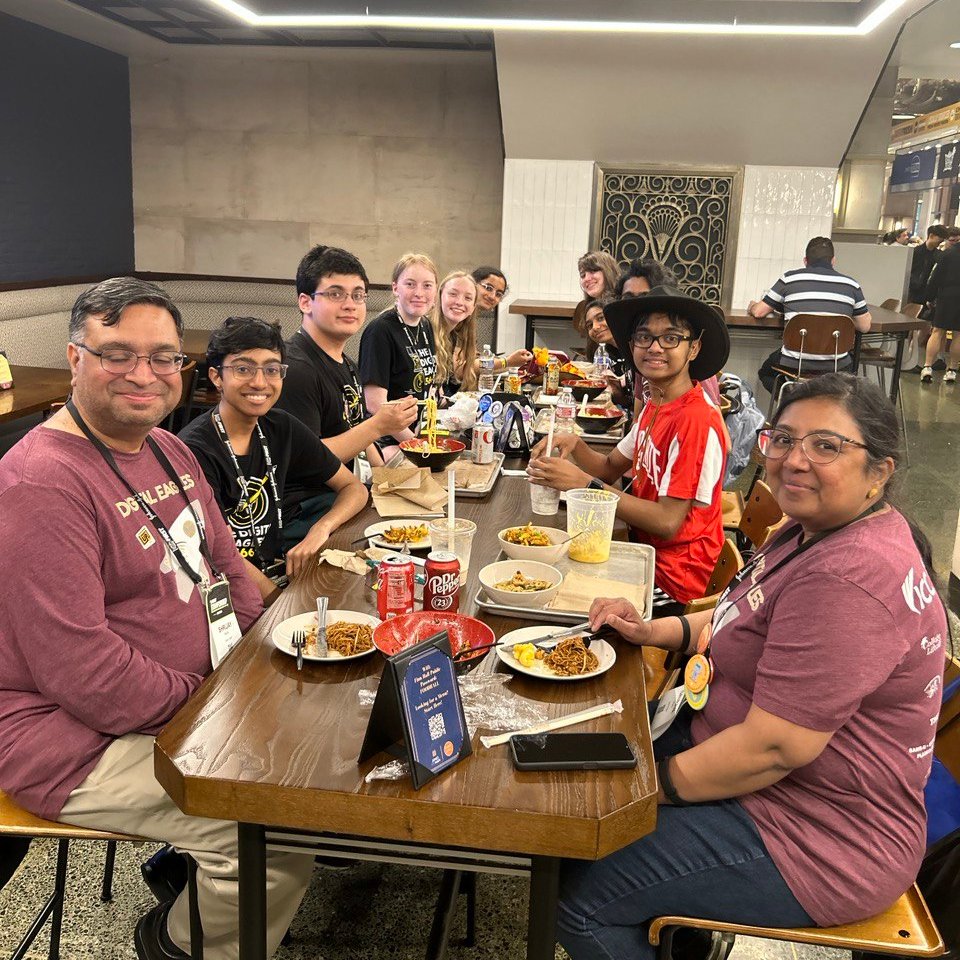 FRC5667's tweet photo. Team 5667 is enjoying themselves at the FRC World Finals!

Here's a quick highlight of some of our moments!

#frc #omgrobots #FRC5667 https://t.co/q4A3evR5WO