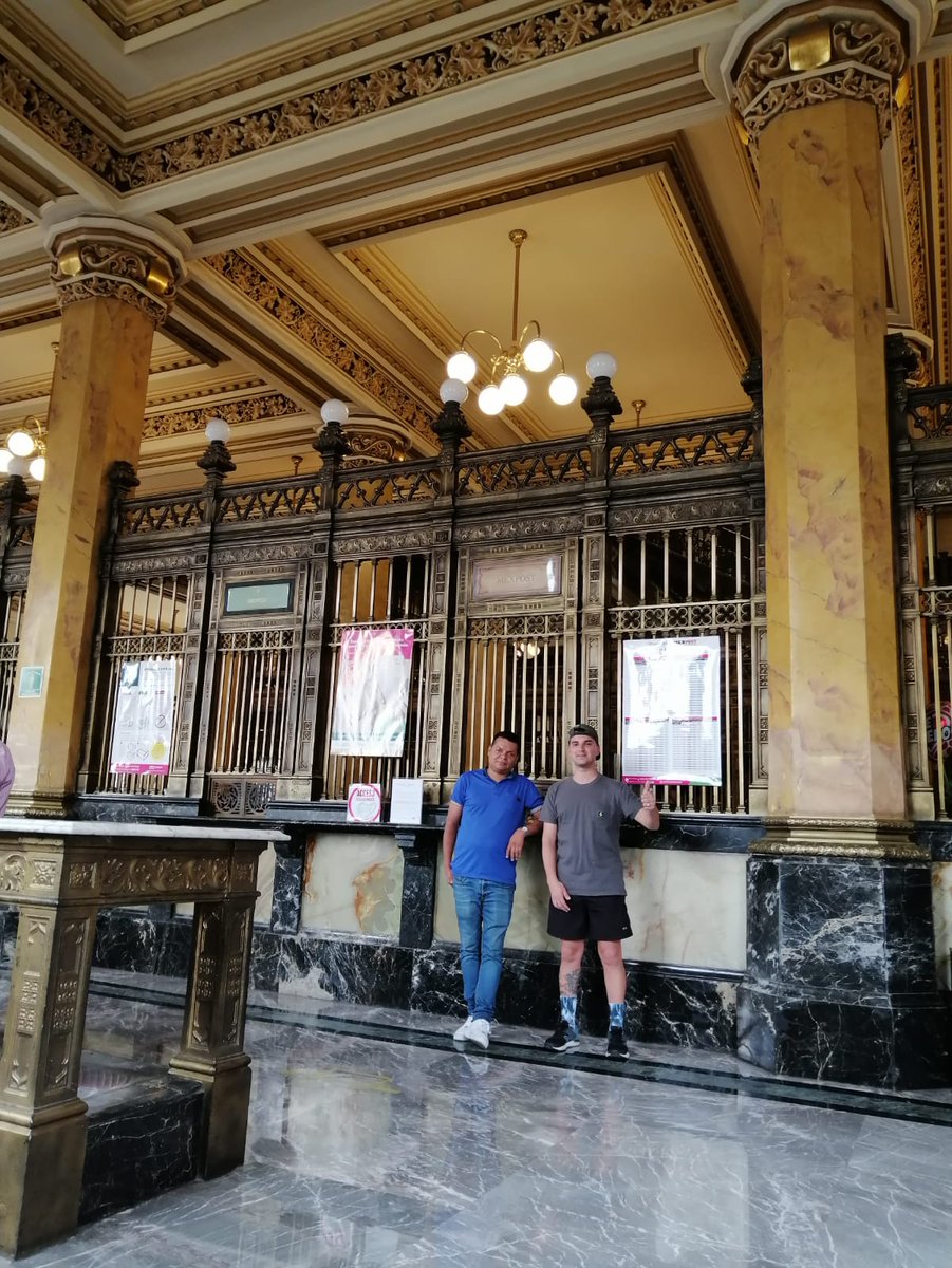 Bienvenido a la cuidad de México 🇲🇽 <a href="/Maplebn22/">Rolando Brenes</a> 🇨🇷 <a href="/wepescostarica/">WePESCostaRica</a> 
Aquí visitamos el edificio de correos de México en el centro y contento de conocernos por fin en persona, una gran persona.