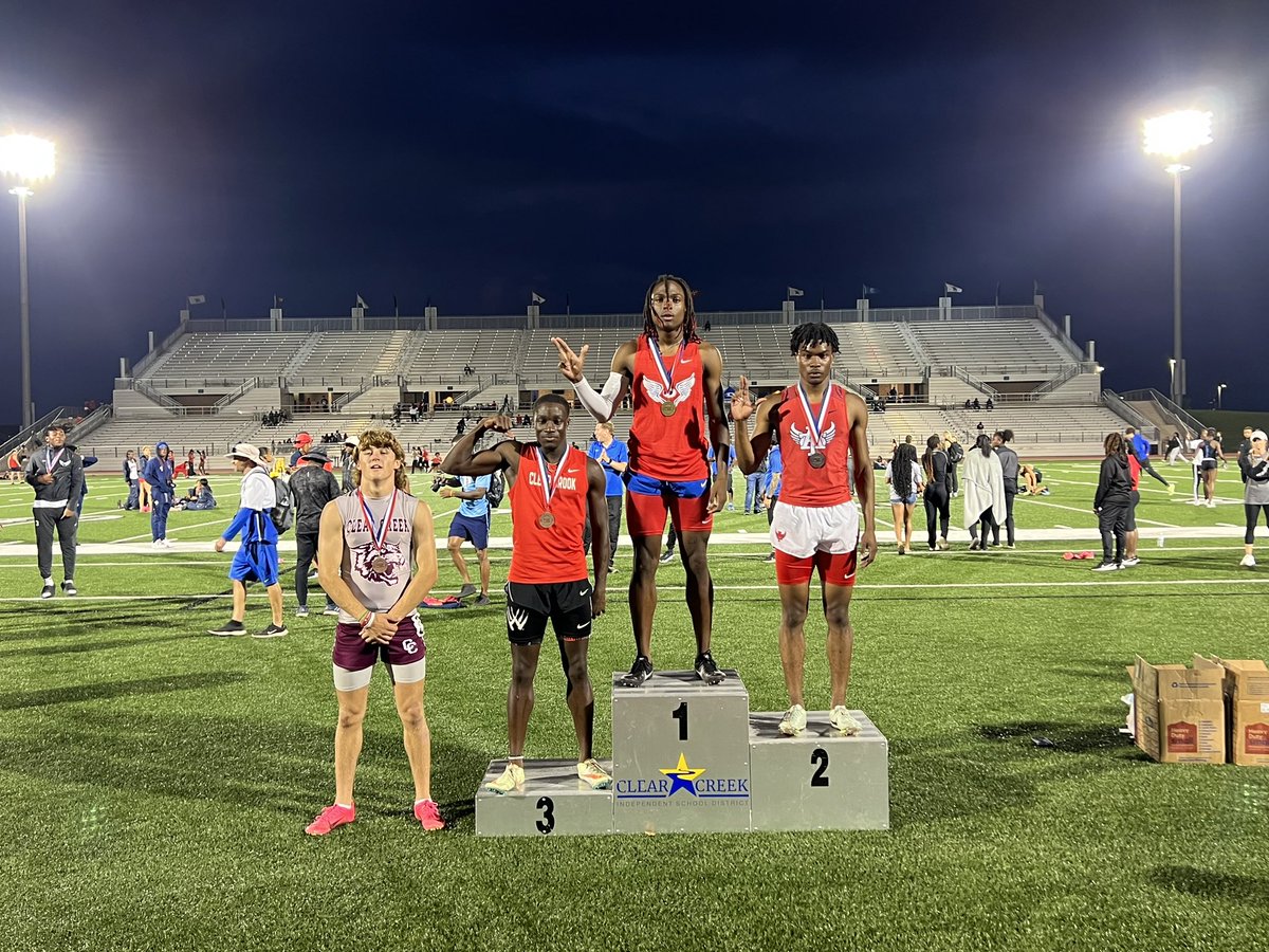 Congratulations to Alief Taylor’s very own Michael “JJ” Nworu on earning a trip the Regional Championships‼️ JJ earned a silver medal in the 200 Meter Dash with a time of 21.13 seconds‼️ The #2 time in region currently ‼️