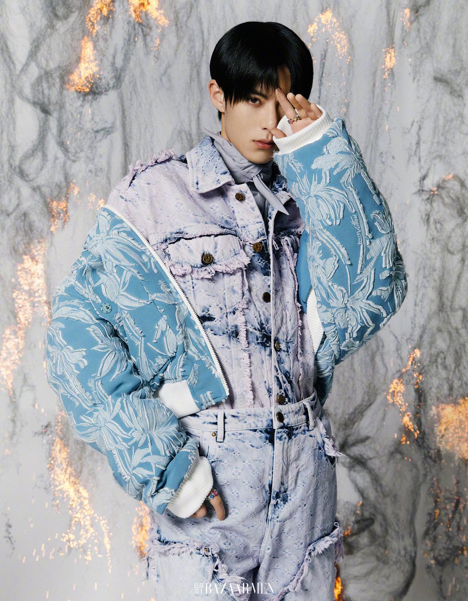 DylanWang_Py's tweet photo. IMÁGENES • 210423

Dylan para 'Harper's Bazaar' edición del mes pasado - Edición masculina del mes de Marzo (1/2)

#dylanwang #王鹤棣 #wanghedi #왕허디 #왕학체 #dylanwangespañol #Didi 

-🐰 https://t.co/HaTGbNcf38