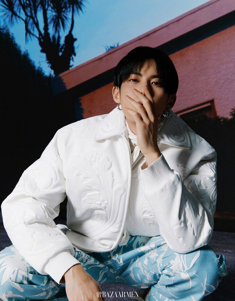 DylanWang_Py's tweet photo. IMÁGENES • 210423

Dylan para 'Harper's Bazaar' edición del mes pasado - Edición masculina del mes de Marzo (1/2)

#dylanwang #王鹤棣 #wanghedi #왕허디 #왕학체 #dylanwangespañol #Didi 

-🐰 https://t.co/HaTGbNcf38