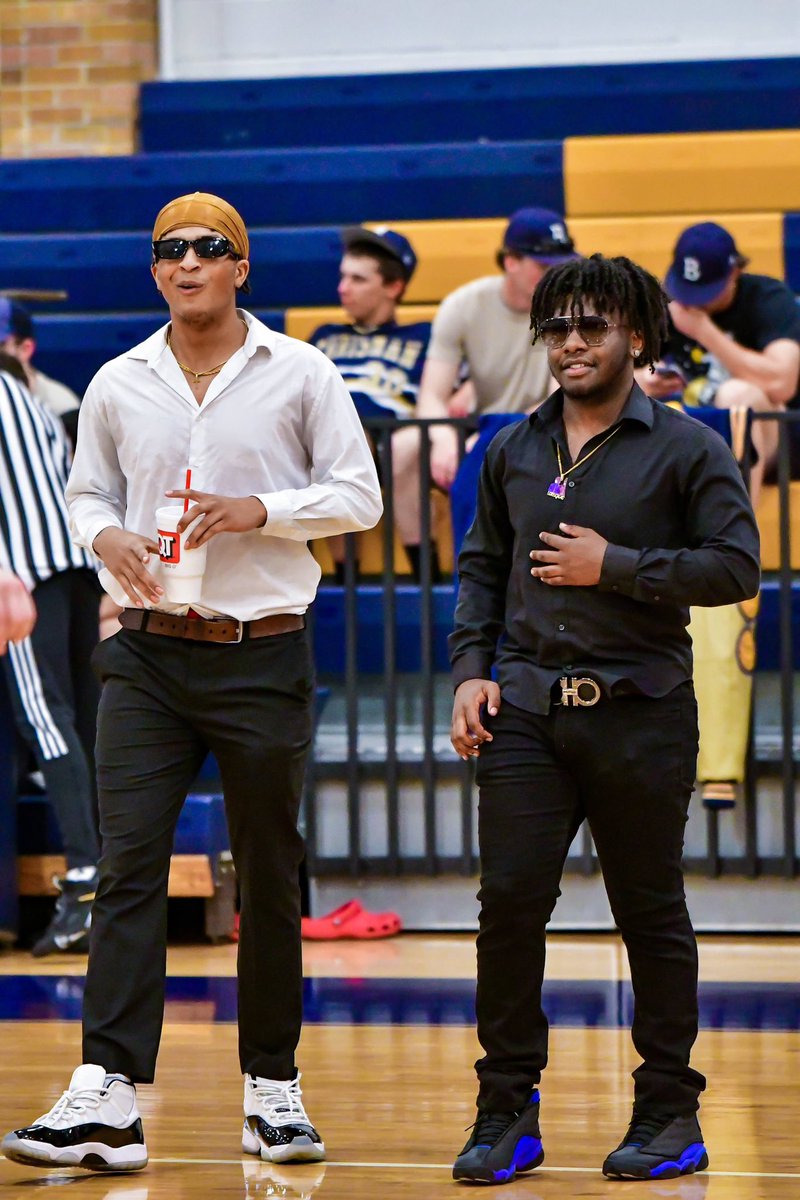 sayvon_lankford's tweet photo. Me and @dropstop45 had a time of are lives coaching are teachers in the prom championship game😂 @WCSTUCO  we gotta make this a annual game. Ps…. We won the game and somebody got dunked on check the comments🤣🤣🤣🤣 @ChrismanBearsFB @Chrisman_hoops @wcbearssports https://t.co/ASOVc57ngR