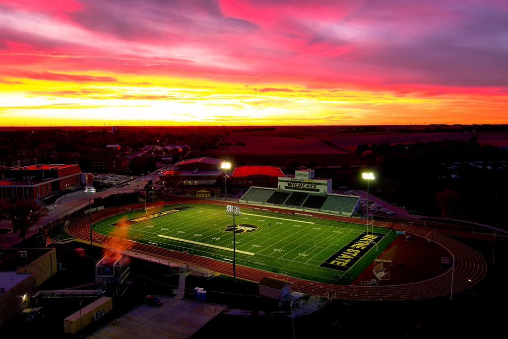 After a great conversation with <a href="/Coach_Prosser/">Collin Prosser</a> I am grateful to say I have received an offer to play football at Wayne State College. 🖤💛<a href="/LMasters8/">Logan Masters</a> <a href="/COACHMCLAU/">SCOTT MCLAUGHLIN</a> @CoachNovak_WSC <a href="/CoachKrueger3/">Tanner Krueger</a>