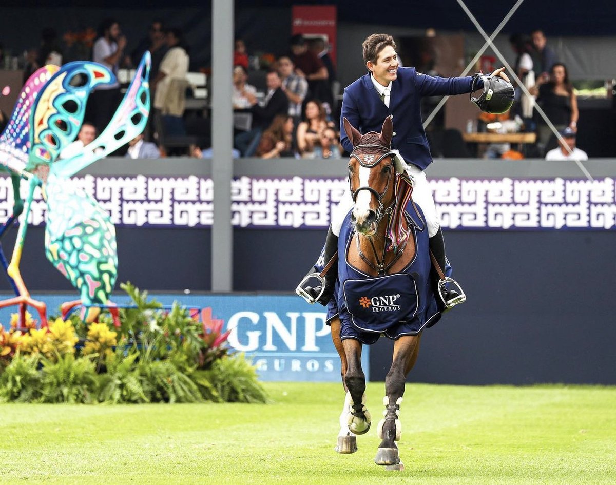 #UdeC  

Escolta mexicano Arturo Parada al sueco Von Eckermann en el LGCT México 

bit.ly/41LmlVm

#Deportes #CampoMarte #CDMX #arturoparada #JINETES #mexicanos