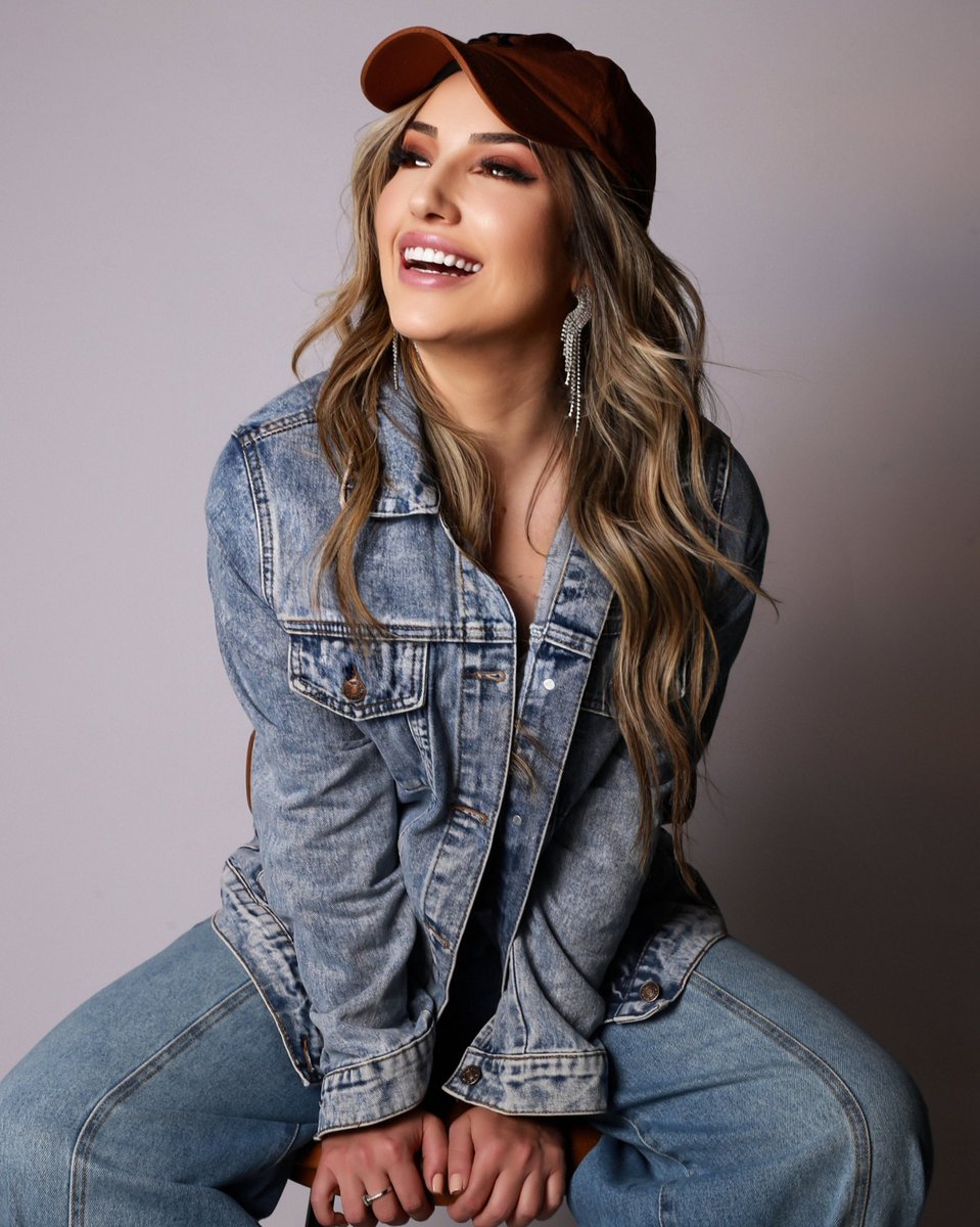 draameirelles's tweet photo. 🎉🤙🏻 ESTAMOS NA FINAL 🤙🏻🎉

Conseguimos mãozinhas! Depois de mais de 17 horas de prova, Amandinha chegou na final do programa!

Vamos com tudo 🤍

#TeamAmanda #BBB23 https://t.co/LER56Re5kP