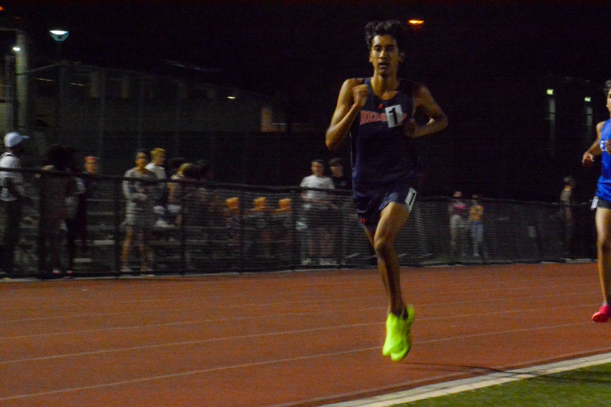 HERSHEYTRACK's tweet photo. 3200m races at the Hershey Meet of Champions has produced the best times in District 3 so far this season! 🔥🏃‍♀️🏃‍♂️@DTSDathletics @DTSDnews @CentralPARunner https://t.co/bwxRpk0WxF