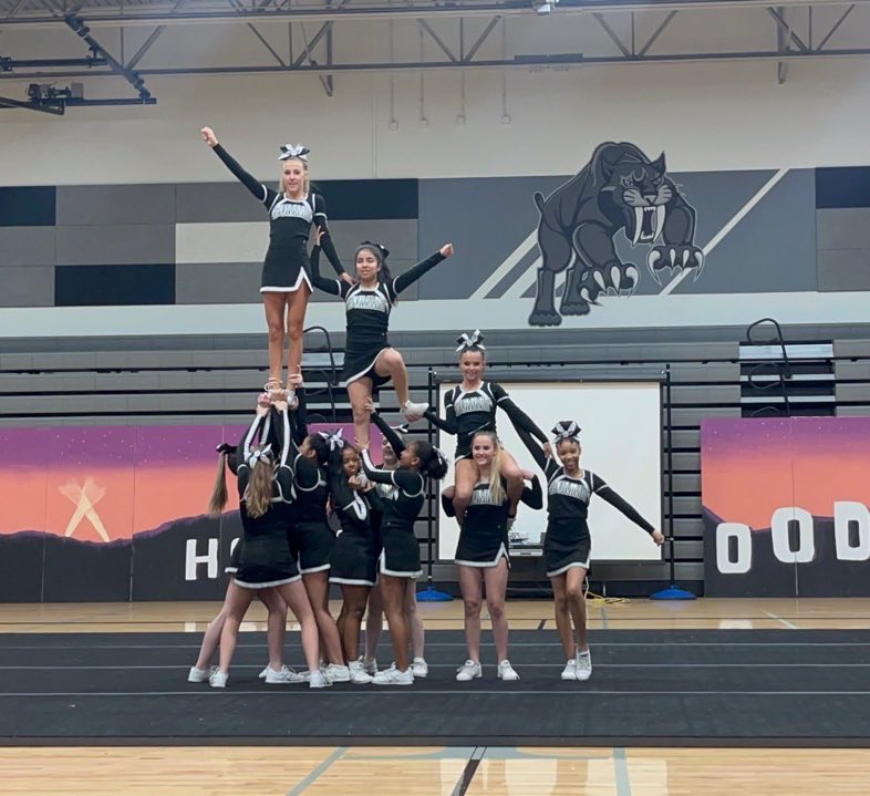 STMS Cheer tweet media