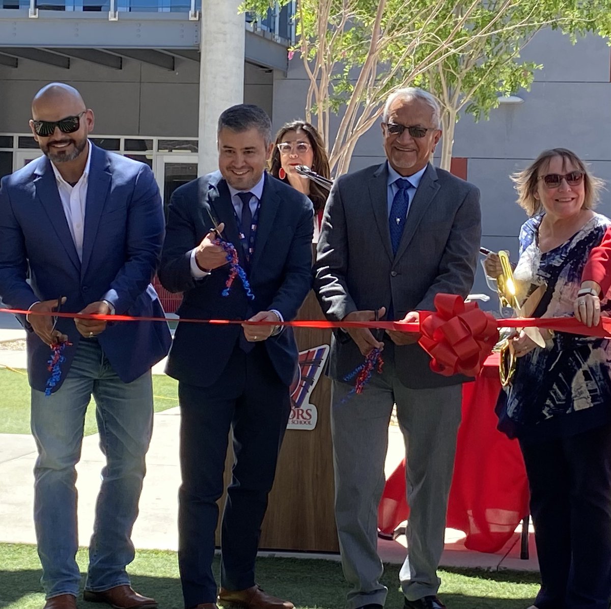 catherinedoc12's tweet photo. Congratulations to the Warriors for a successful ribbon cutting ceremony this afternoon. Thank you to the Bel Air Community for trusting #THEDISTRICT to create a top notch learning facility. #KidsDeserveIt #CompleteWithGrade6 #Bond2015 @BAMS_GLopez @YsletaISD https://t.co/ctilWU6Hjm