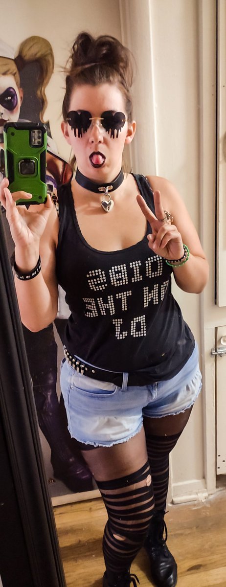 CelestriaB9009's tweet photo. 2nd post: mirror pics of the fit 4 2day
#alternativebabe #alternativegirl #alternativechick #alternativefashion #alternativemakeup #alternativehair #altbabe #altchick #altfashion #altmakeup #althair #punkchick #punkgirl #punkbabe #punkfashion #punkmakeup #punkhair #selfies https://t.co/jdDkiOM8lk