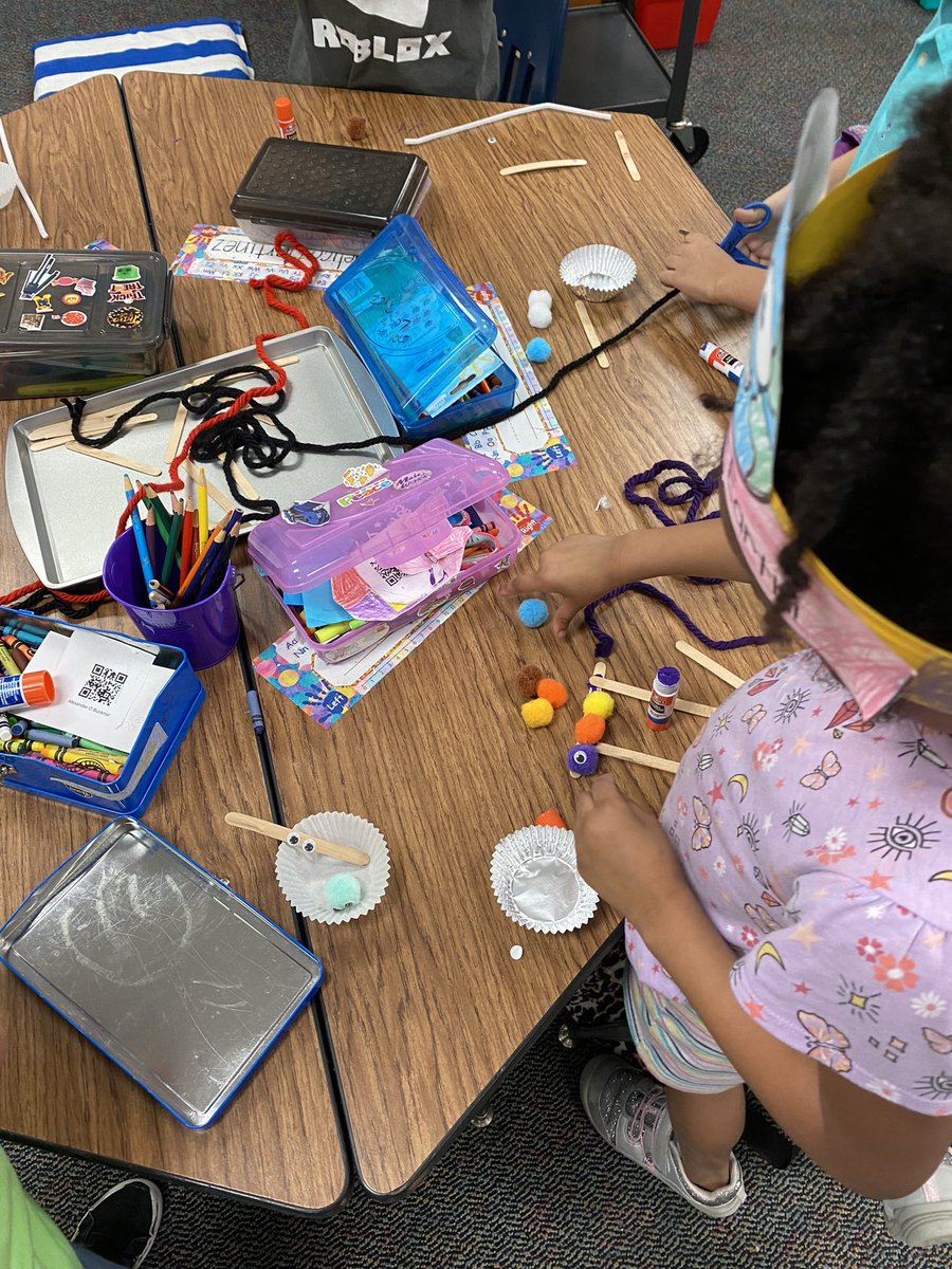 What happens when you give some first graders some craft supplies? A STEM creativity challenge. Happy Earth Day! #reuserecycle #Racetoexcellence #JRE