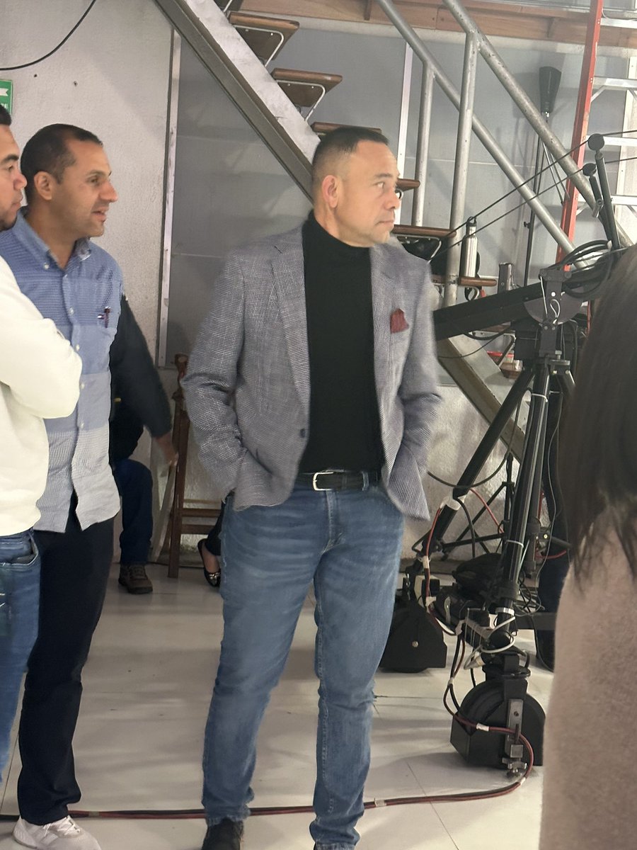En minutos no se pierda <a href="/APulso_VTV/">A Pulso</a> por <a href="/VTVcanal8/">VTV CANAL 8</a> <a href="/laradiodelsur/">La Radio del Sur</a> <a href="/SomosRMNoticias/">Radio Miraflores #LaVozDeLaVerdad</a> la #APulsoConPrimitivo y el 04123345488 enviando tus notas de audio