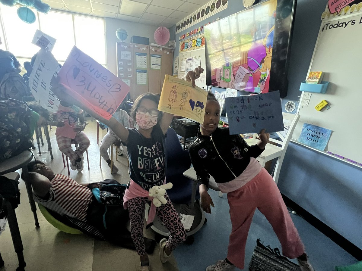 RangeElementary's tweet image. Our 3rd-5th graders and teachers have been working nonstop to prepare for the STAAR test. Our fabulous Kinder-2nd graders showed their support with words of encouragement for the STAAR testers. We wish all of our STAAR testers the best of luck.🤩😍💕@mesquiteisdtx