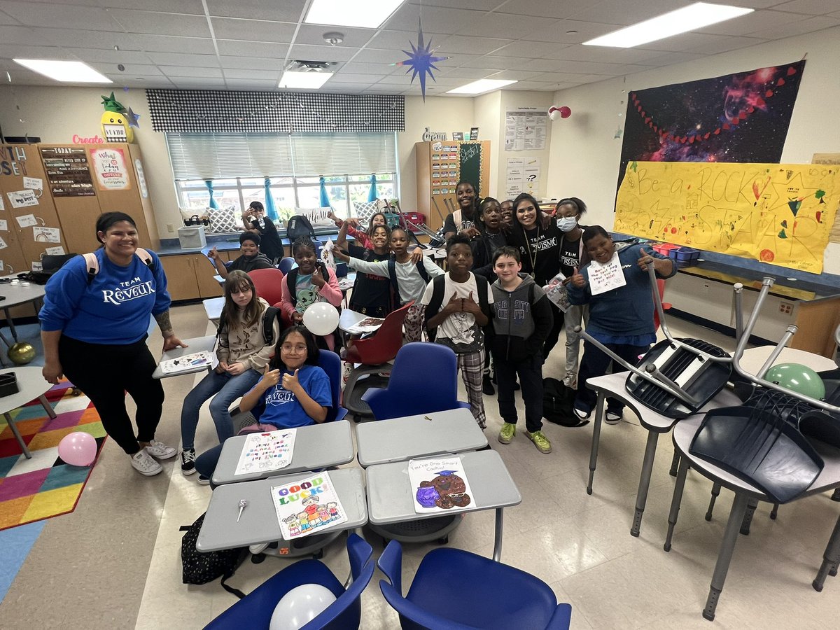 RangeElementary's tweet image. Our 3rd-5th graders and teachers have been working nonstop to prepare for the STAAR test. Our fabulous Kinder-2nd graders showed their support with words of encouragement for the STAAR testers. We wish all of our STAAR testers the best of luck.🤩😍💕@mesquiteisdtx
