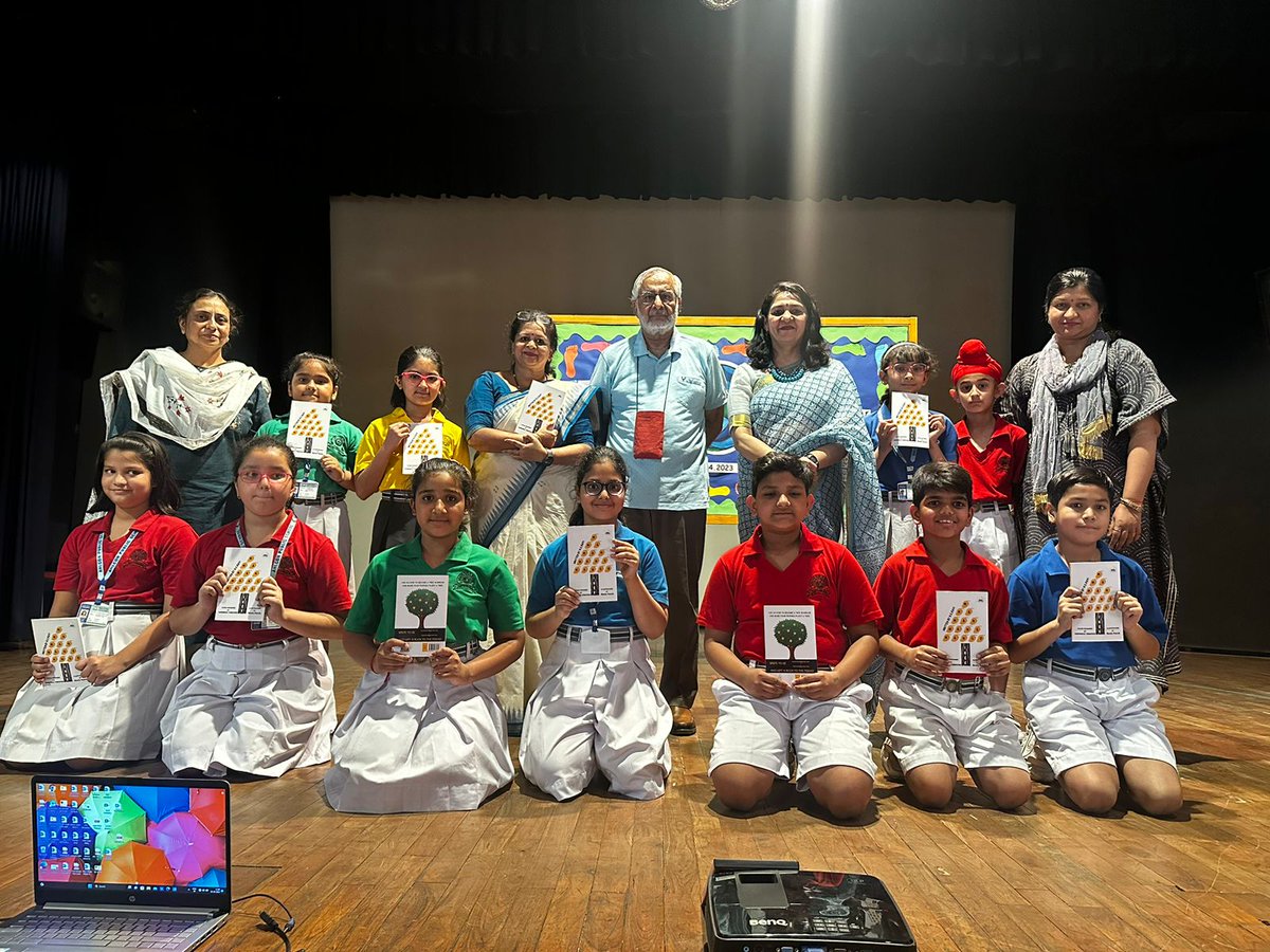 SumedhaSimba's tweet photo. Earth day - a fruitful interactive session by Mr. N. S. Ravi with cl 4 &amp; 5 kids https://t.co/c2IfsmoaK4