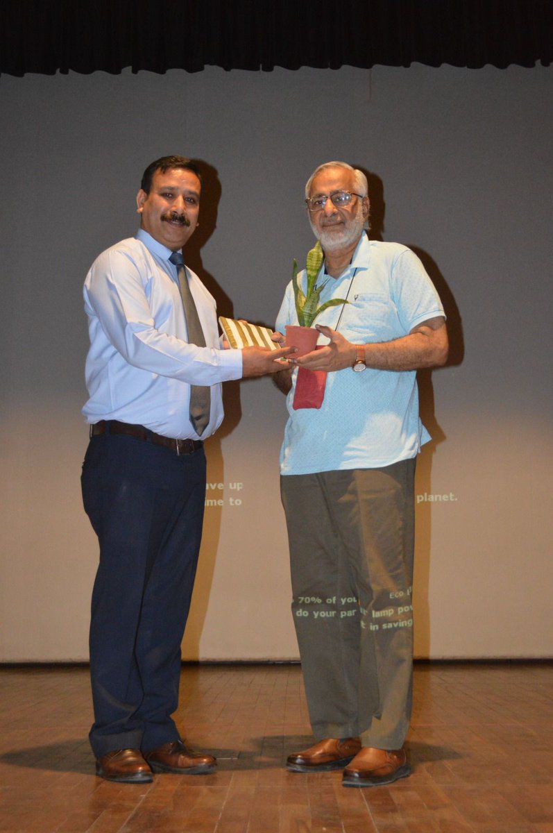 SumedhaSimba's tweet photo. Earth day - a fruitful interactive session by Mr. N. S. Ravi with cl 4 &amp; 5 kids https://t.co/c2IfsmoaK4