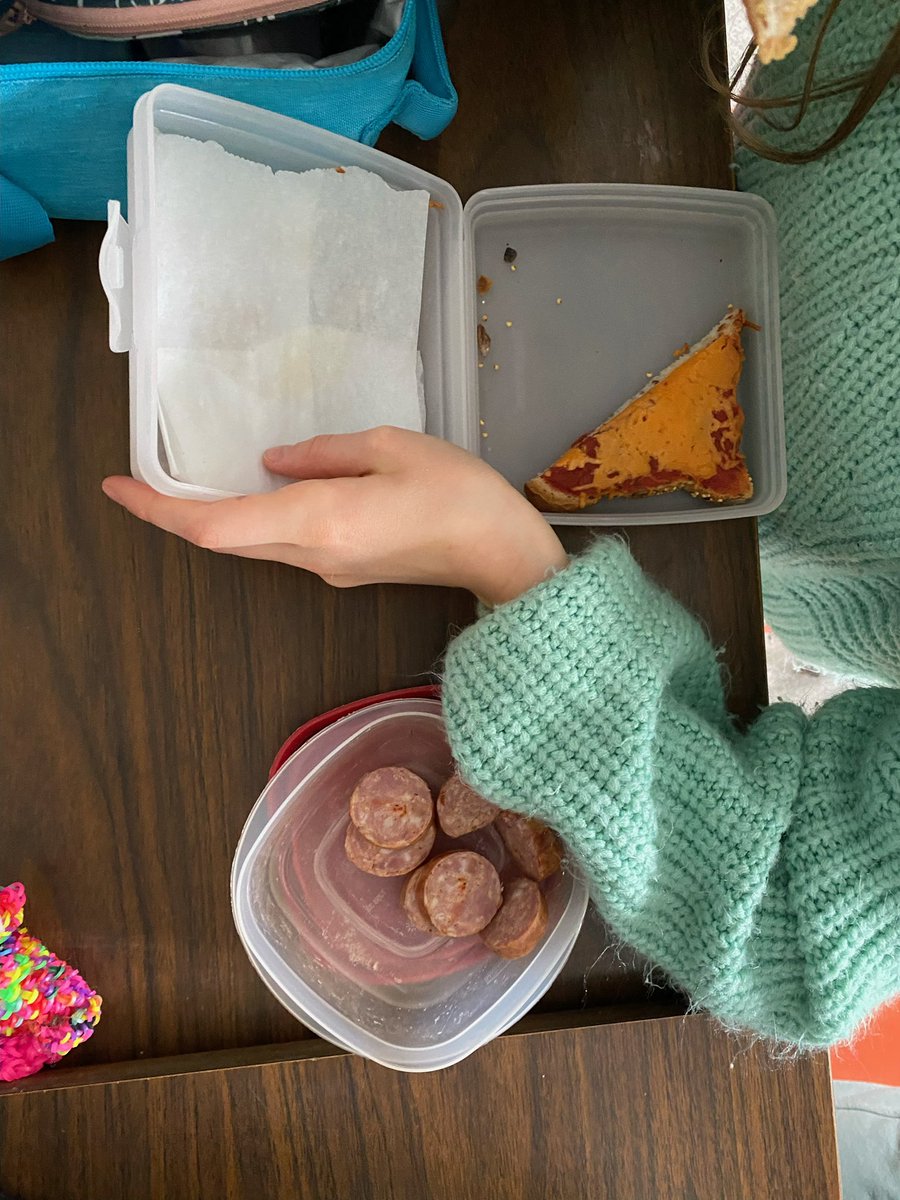 DGElem's tweet photo. Today, at DG, we celebrated Earth Day (a day early!) by wearing Earth’s colours &amp; packing litterless lunches https://t.co/OzYg3Rf8vM
