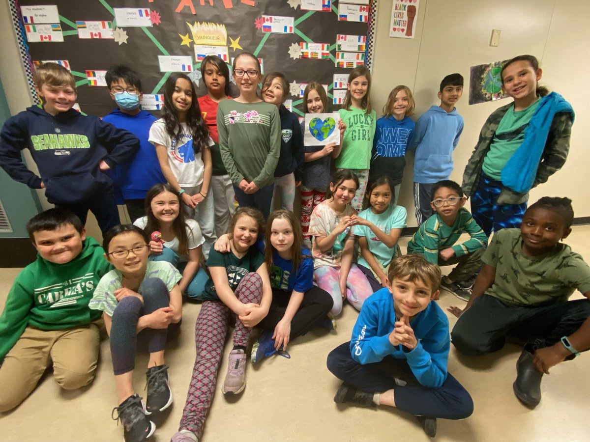 DGElem's tweet photo. Today, at DG, we celebrated Earth Day (a day early!) by wearing Earth’s colours &amp; packing litterless lunches https://t.co/OzYg3Rf8vM