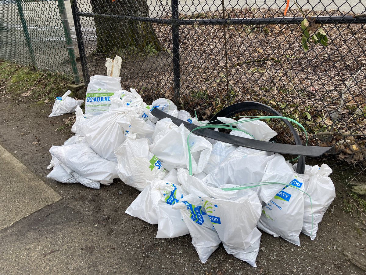 What a great neighbourhood cleanup! Thank you to the parent volunteers, the Sustainability Club and all the students and staff for participating. Big thanks to the Neighbourhood Cleanup Program <a href="/VSB39/">Vancouver School Board</a> #kitchenercares <a href="/KitchenerPAC/">Lord Kitchener PAC</a> #cleanupparty <a href="/CityofVancouver/">City of Vancouver</a>