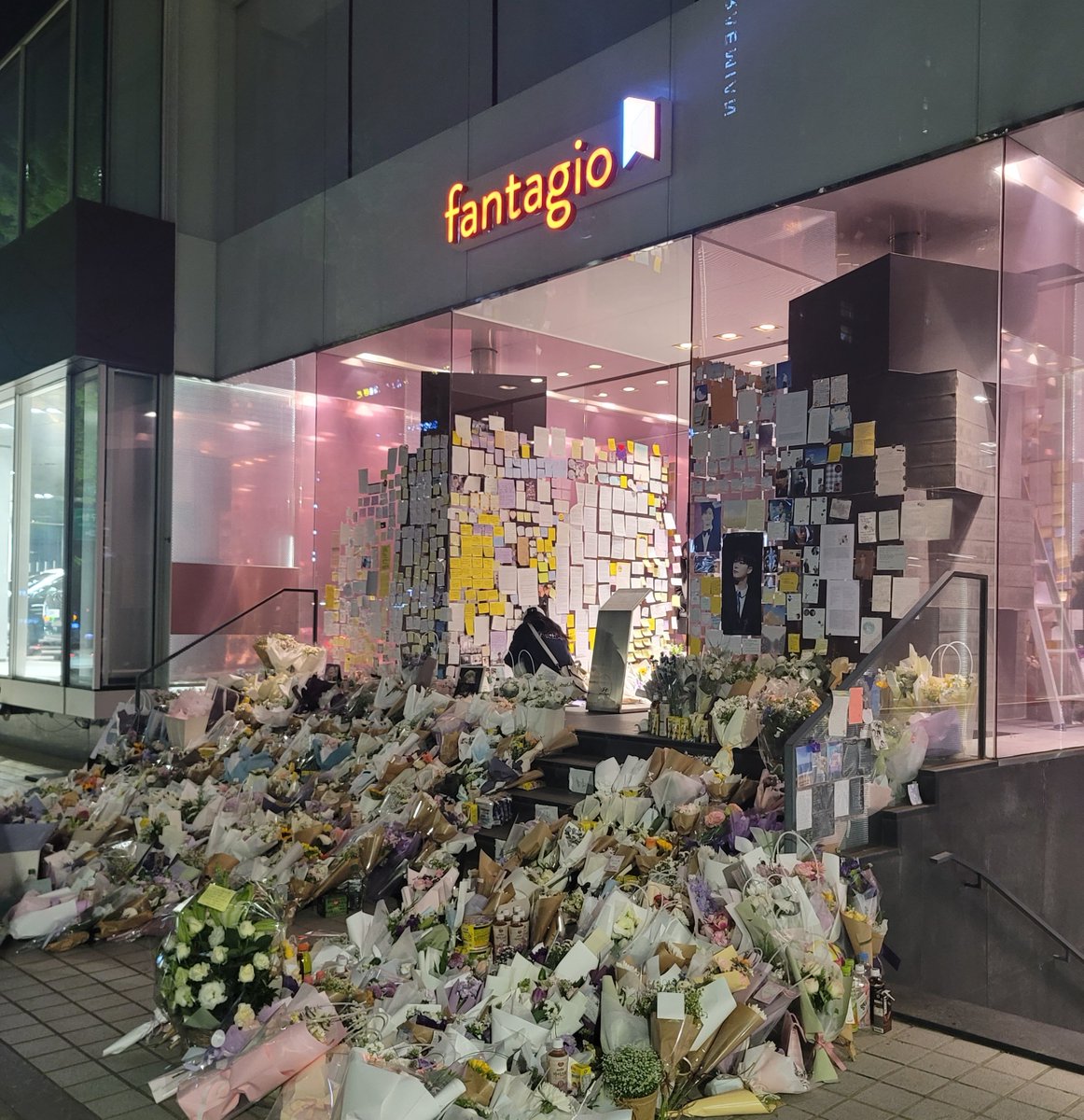 Daphne321_'s tweet photo. 아까워 아까워 너무 아까워 내 가수 ㅠㅠ
#문빈
 https://t.co/ZAJjVKOucZ