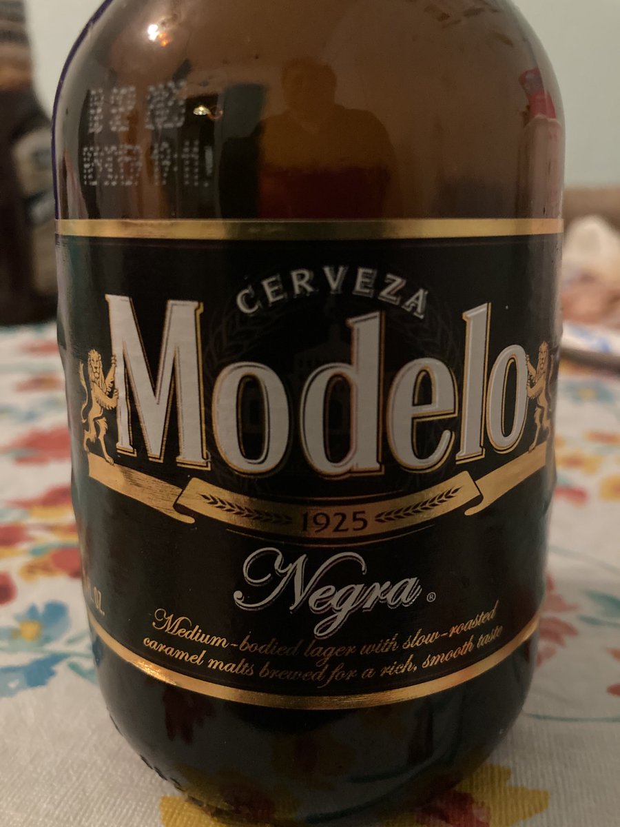 aj_salazaar's tweet photo. One of my favorite beers. #Beer #Cerveza #Beersoftheworld #Modelo #ModeloNegra https://t.co/9vkZ8znPGZ