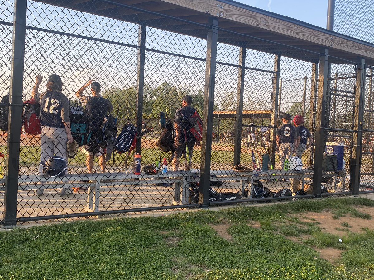 mschelley87's tweet photo. Well spent Friday night cheering on 2 current 🦒s and 1 @JGB_Giraffes  alum.  These boys played hard &amp; won! The days are flying by &amp; this 5th grade teacher is soaking up every minute she can b4 sending them off to middle school.  ⚾️ @meganahowland  @TaraKidwellVA  @_MomOfBoys https://t.co/lI7e7yAHp5