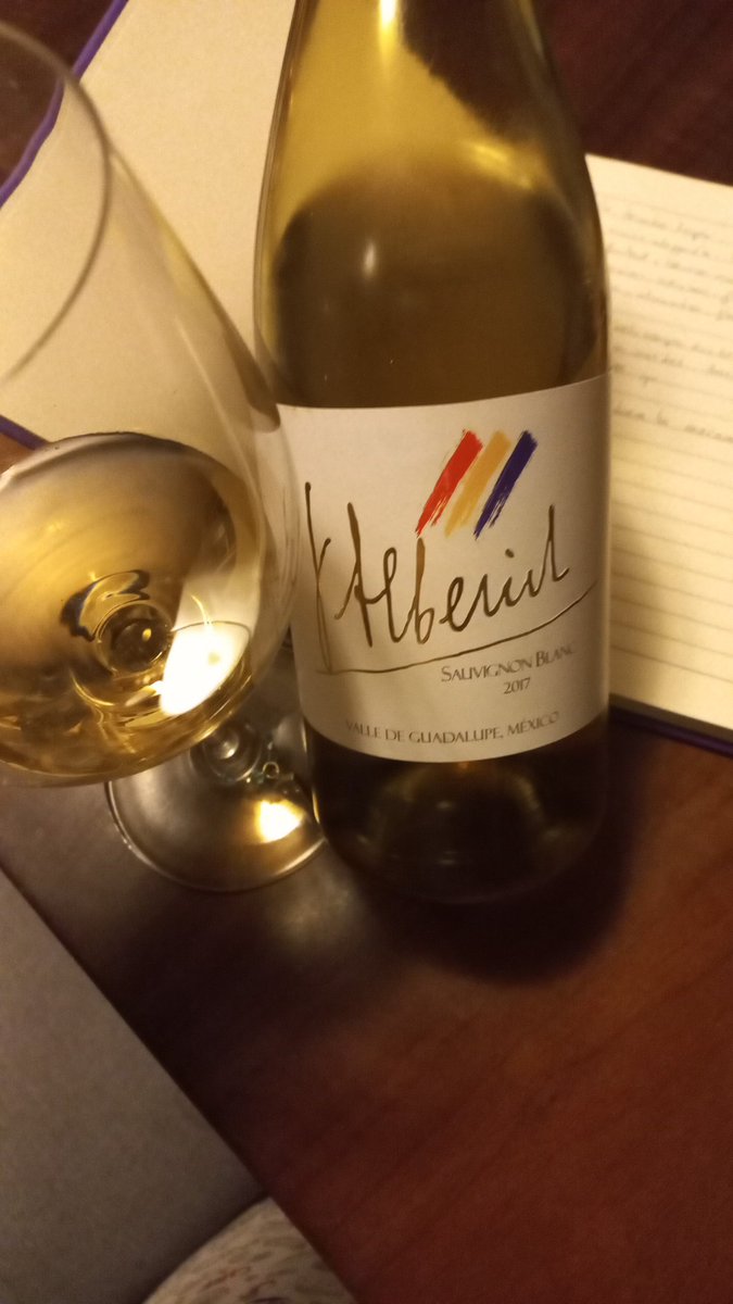 Retomando este espacio que extrañaba con o sin #palomitaAzul es un clásico 
#vinomexicano #vino con #barrica #valledeguadalupe #viñaabril