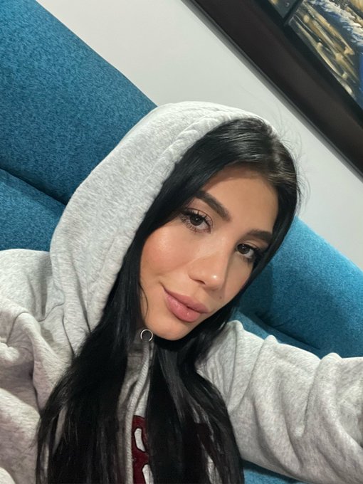 Tengo fr&iacute;o me calientas ? https://t.co/ln1CivLJ8h